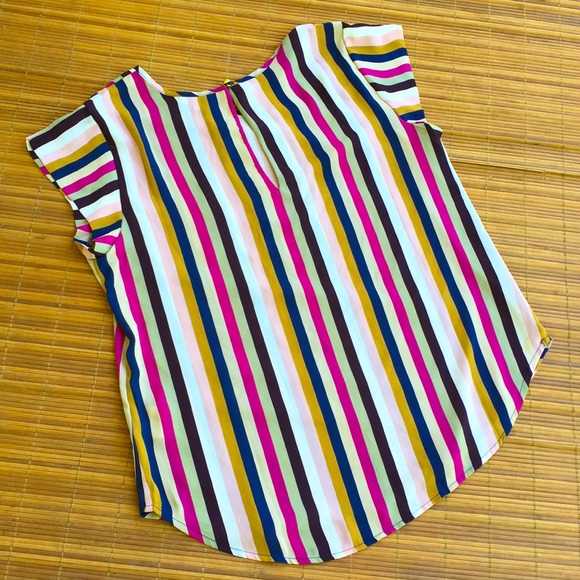 ✨Cute Striped Top✨ - Picture 2 of 7